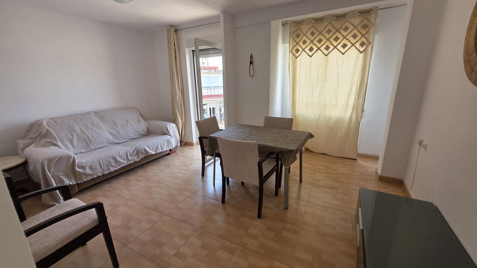 2 soveværelse Lejlighed til leje i Alicante by - € 1.000 (Ref: 7347114)
