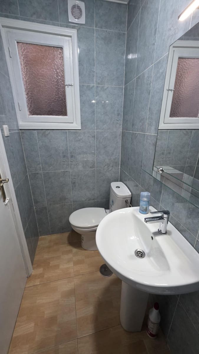 2 soveværelse Lejlighed til leje i Alicante by - € 1.000 (Ref: 7347114)