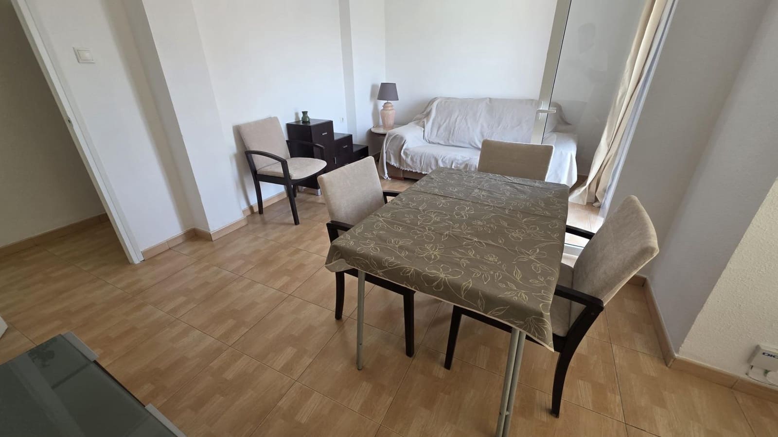 2 soveværelse Lejlighed til leje i Alicante by - € 1.000 (Ref: 7347114)