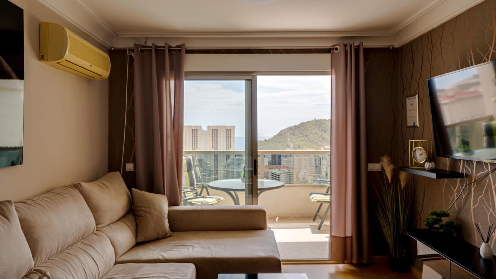 1 slaapkamer Flat te huur in La Villajoyosa / Vila Joiosa met zwembad garage - € 950 (Ref: 7516438)