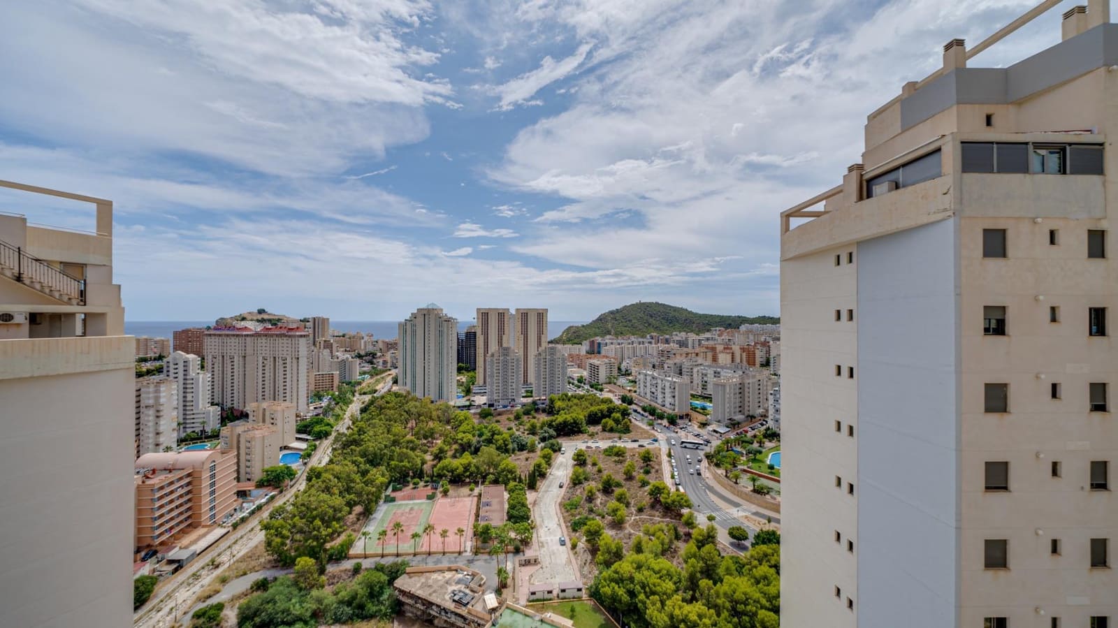 1 slaapkamer Flat te huur in La Villajoyosa / Vila Joiosa met zwembad garage - € 950 (Ref: 7516438)