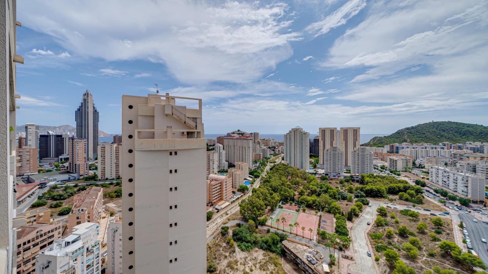 1 slaapkamer Flat te huur in La Villajoyosa / Vila Joiosa met zwembad garage - € 950 (Ref: 7516438)