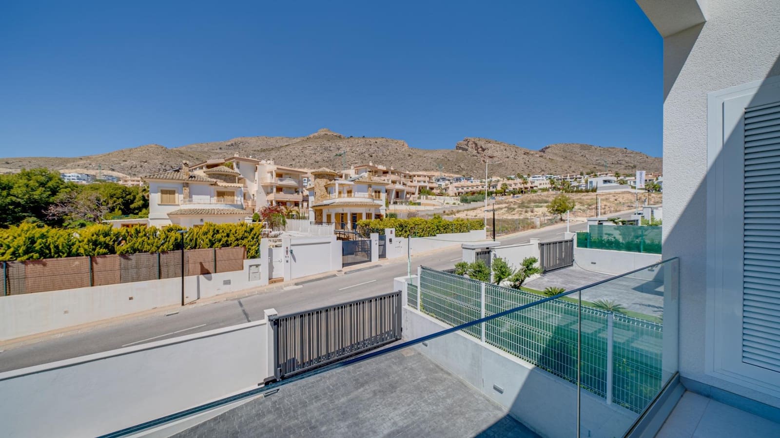 3 soveværelse Villa til leje i Finestrat med swimmingpool garage - € 3.300 (Ref: 7528089)