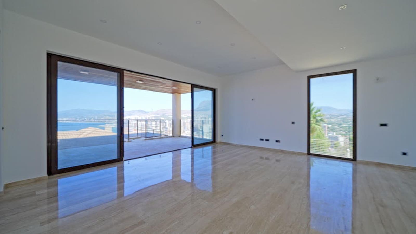 4 soverom Villa til salgs i Benidorm med svømmebasseng garasje - € 3 100 000 (Ref: 7682541)