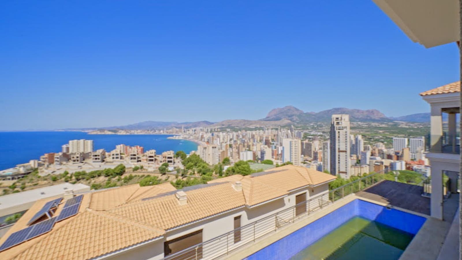 4 soverom Villa til salgs i Benidorm med svømmebasseng garasje - € 3 100 000 (Ref: 7682541)