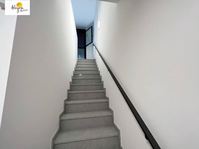 1 bedroom Apartment for rent in Mislata with garage - € 1,200 (Ref: 7689686)