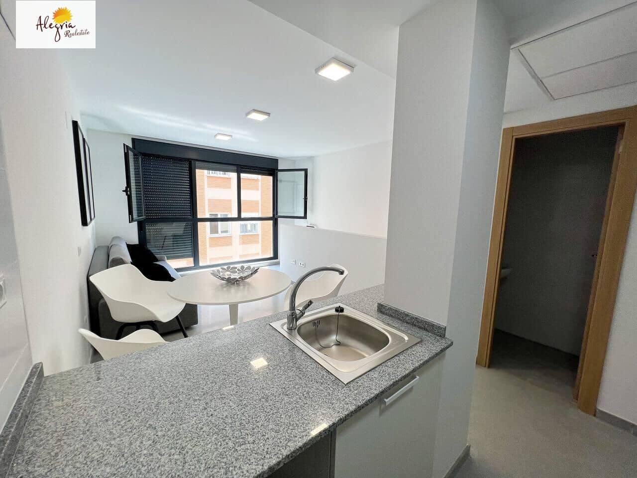 1 bedroom Apartment for rent in Mislata with garage - € 1,200 (Ref: 7689686)