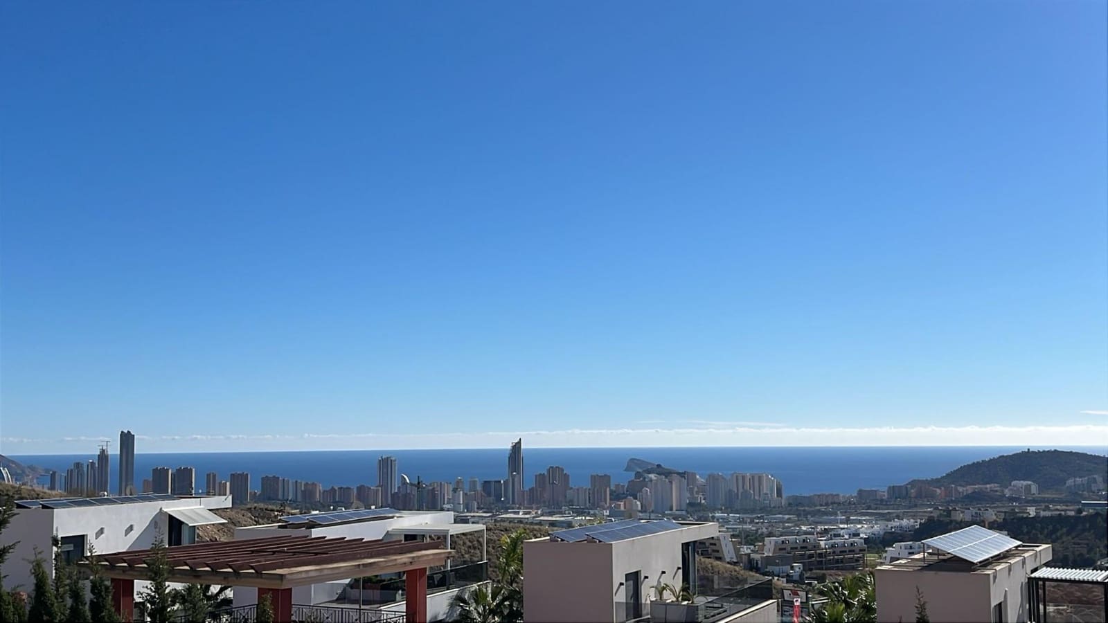 Chalet de 3 habitaciones en Finestrat en venta con piscina - 685.000 € (Ref: 7777335)