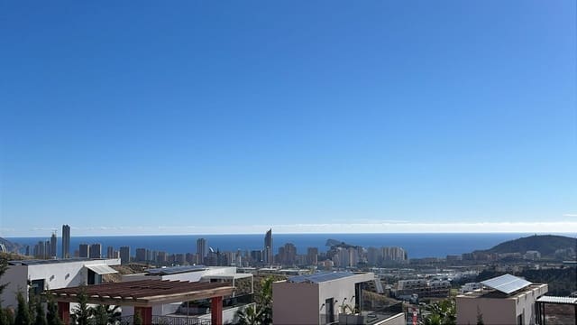 Chalet de 3 habitaciones en Finestrat en venta con piscina - 685.000 € (Ref: 7777335)