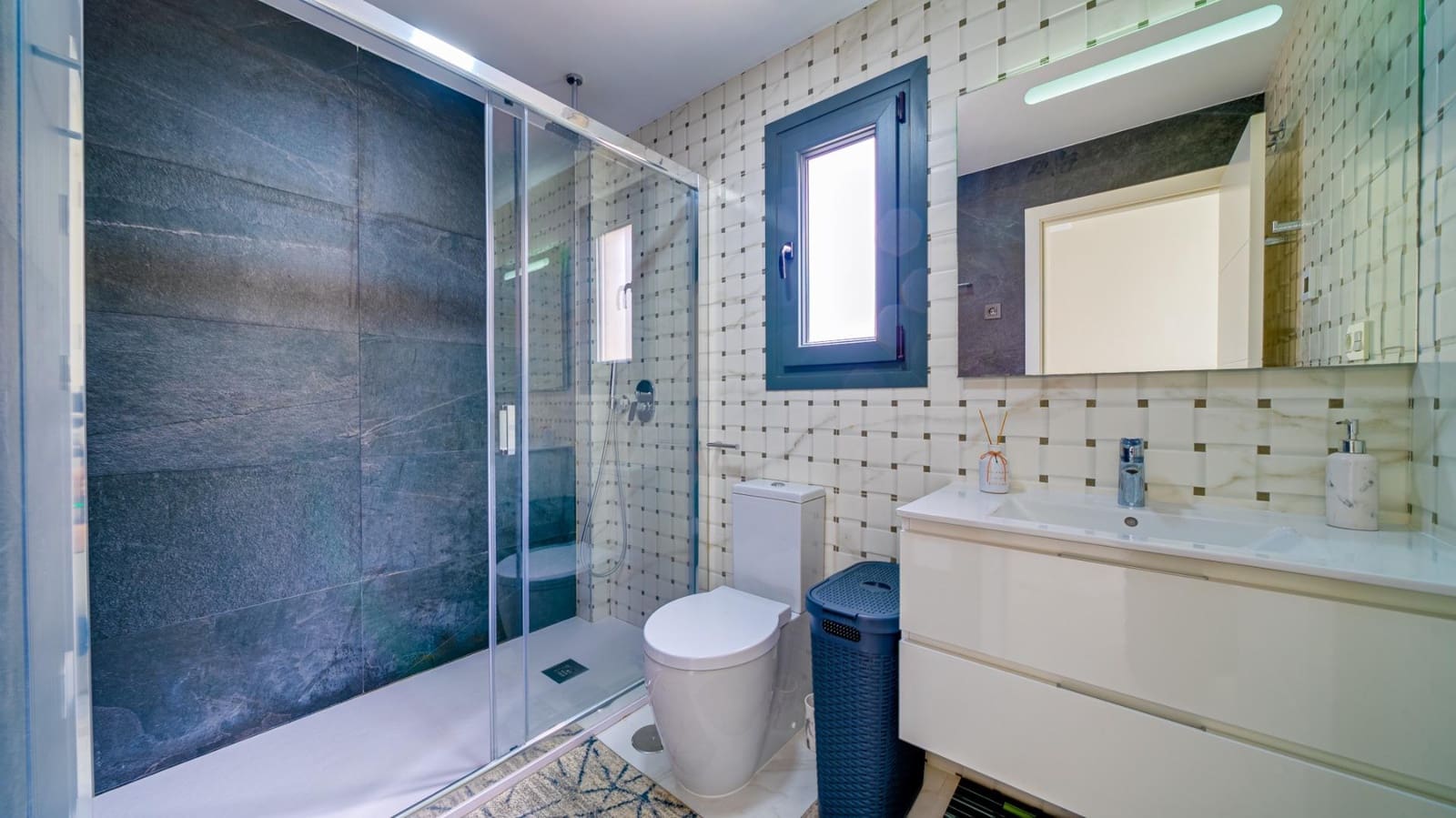 Chalet de 3 habitaciones en Finestrat en venta con piscina - 685.000 € (Ref: 7777335)