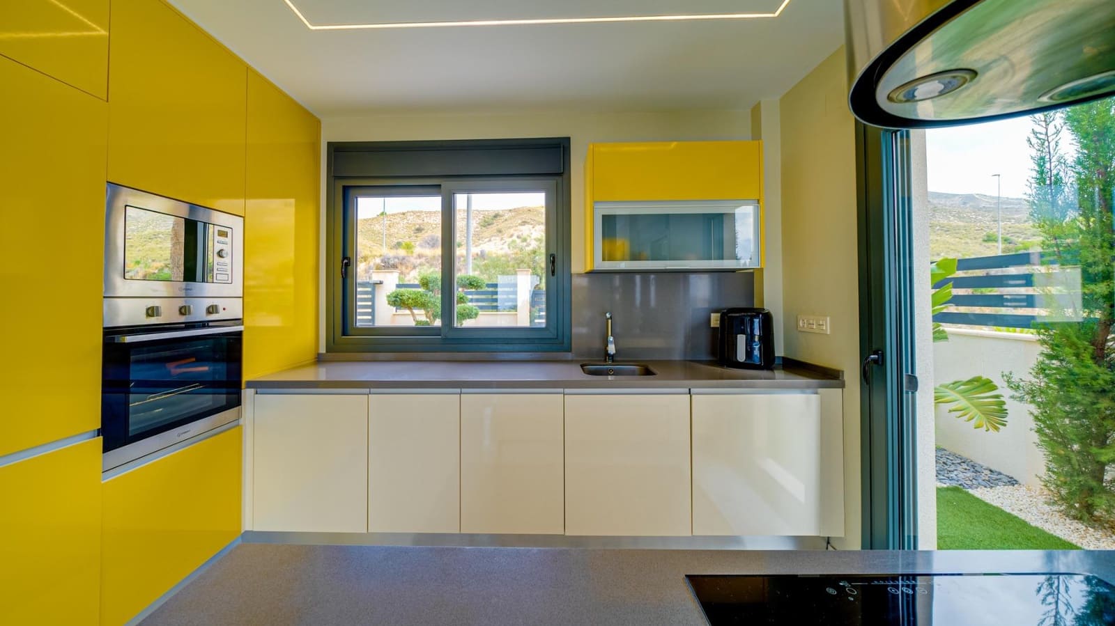 Chalet de 3 habitaciones en Finestrat en venta con piscina - 685.000 € (Ref: 7777335)