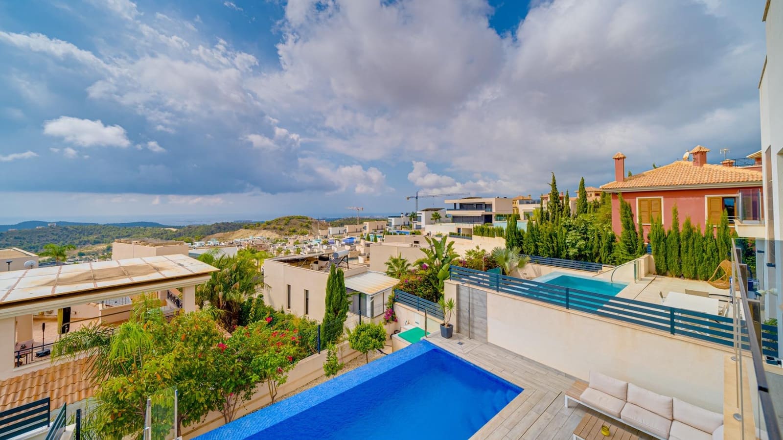 Chalet de 3 habitaciones en Finestrat en venta con piscina - 685.000 € (Ref: 7777335)