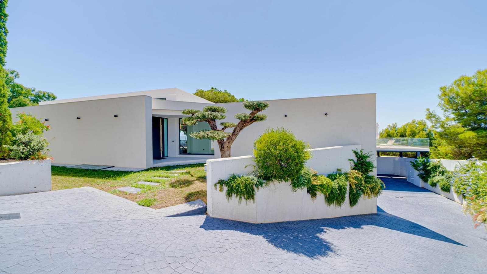 5 bedroom Villa for sale in Altea with pool garage - € 4,800,000 (Ref: 7778546)