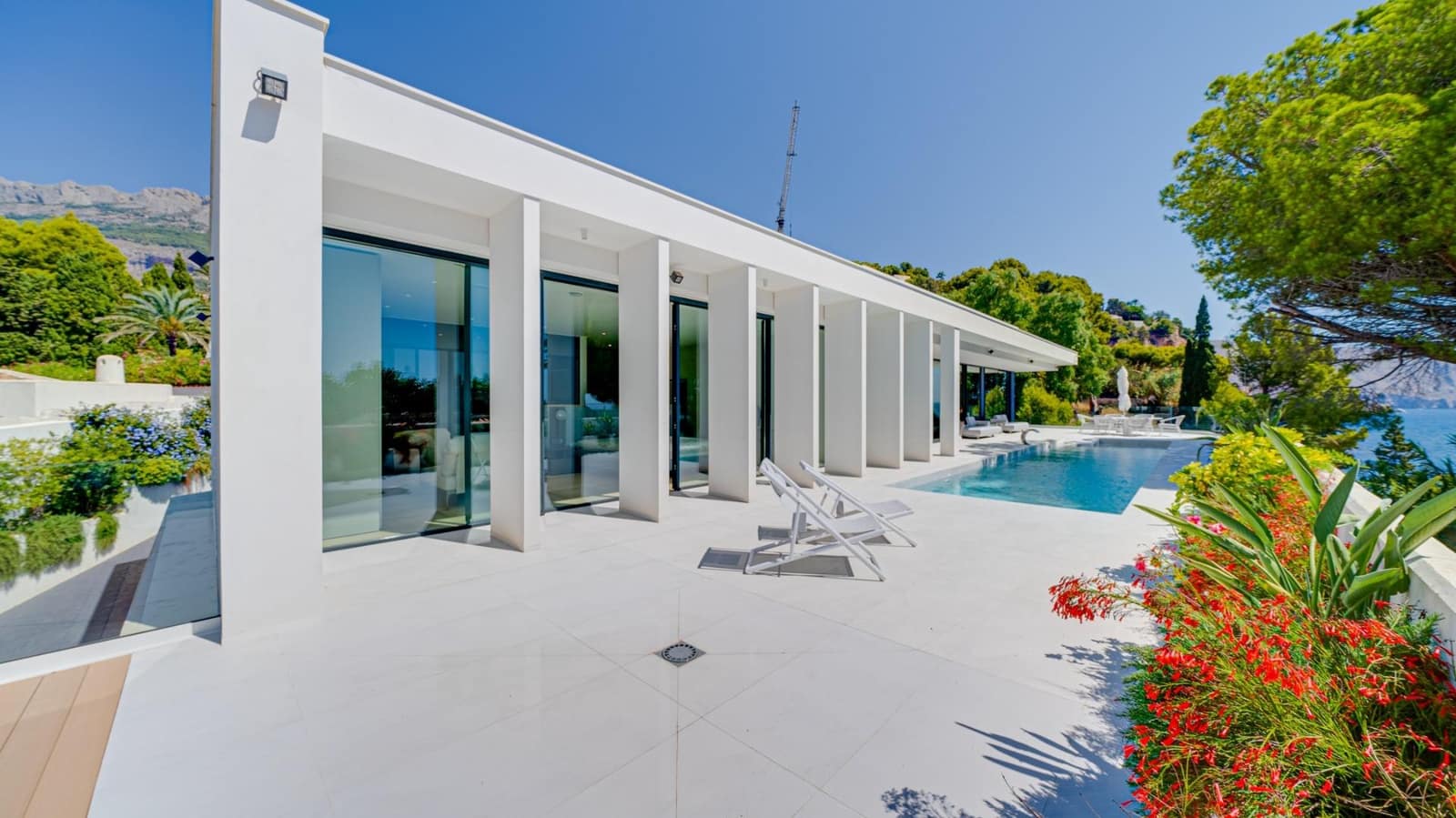 5 bedroom Villa for sale in Altea with pool garage - € 4,800,000 (Ref: 7778546)