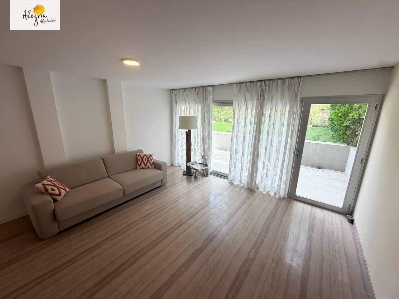 4 bedroom Villa for sale in Chiva with pool garage - € 459,000 (Ref: 7789941)