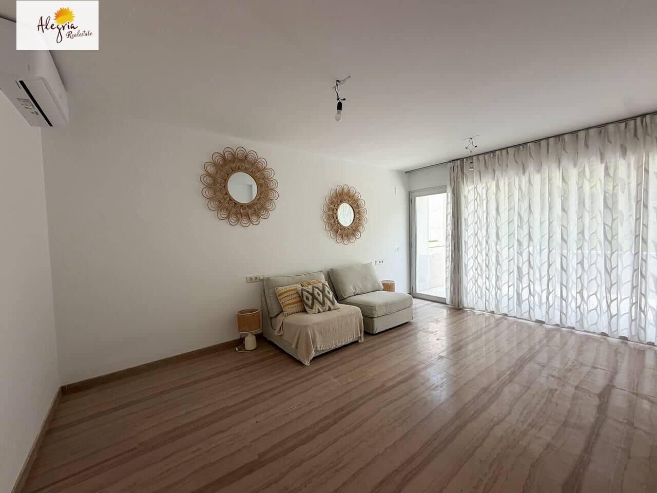 4 bedroom Villa for sale in Chiva with pool garage - € 459,000 (Ref: 7789941)