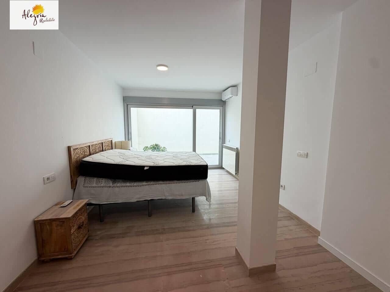 4 bedroom Villa for sale in Chiva with pool garage - € 459,000 (Ref: 7789941)