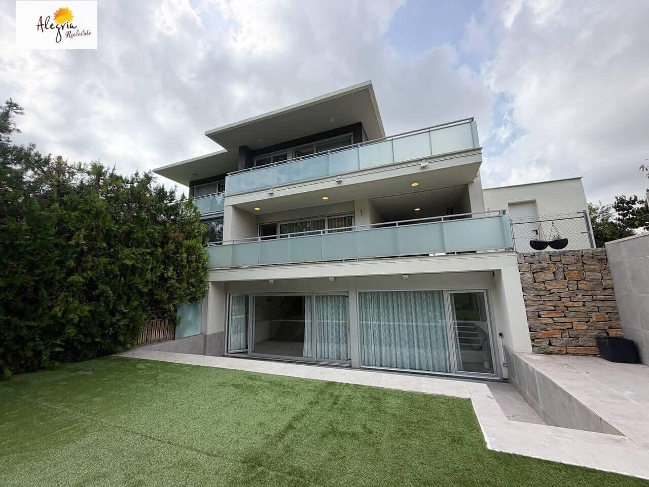 4 bedroom Villa for sale in Chiva with pool garage - € 459,000 (Ref: 7789941)