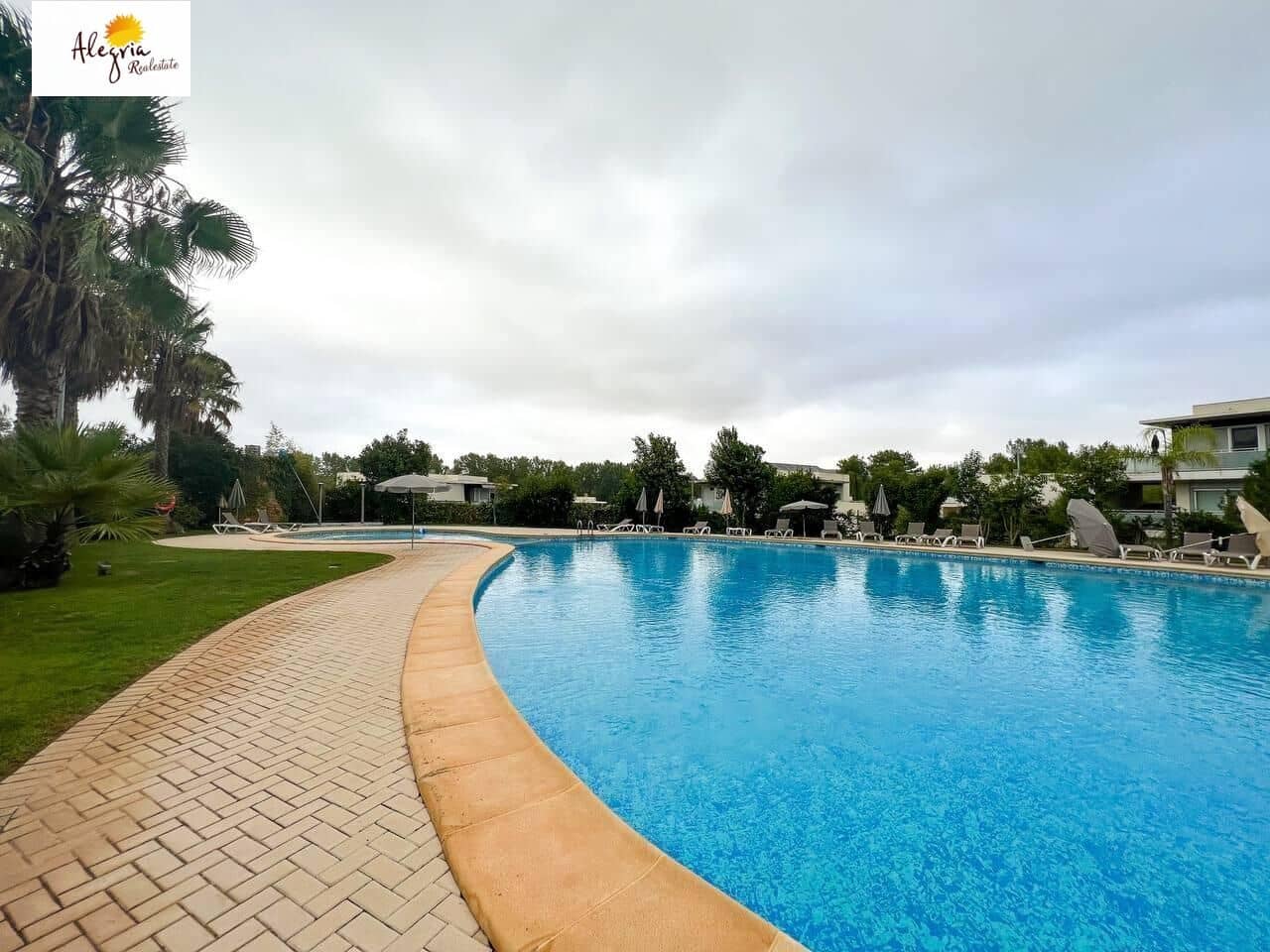 4 bedroom Villa for sale in Chiva with pool garage - € 459,000 (Ref: 7789941)