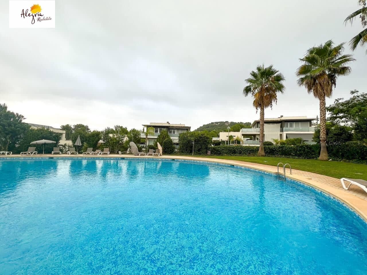 4 bedroom Villa for sale in Chiva with pool garage - € 459,000 (Ref: 7789941)