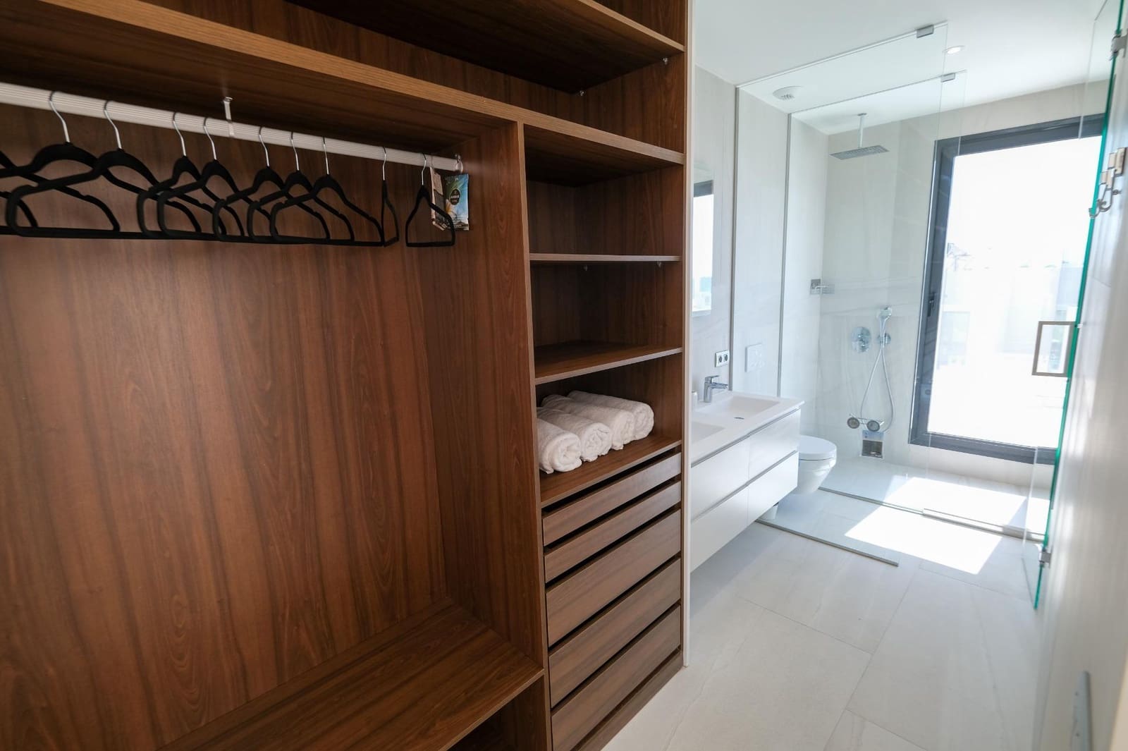 Villa/Maison de 3 chambres à louer à Finestrat avec piscine garage - 3 300 € (Ref: 7847335)