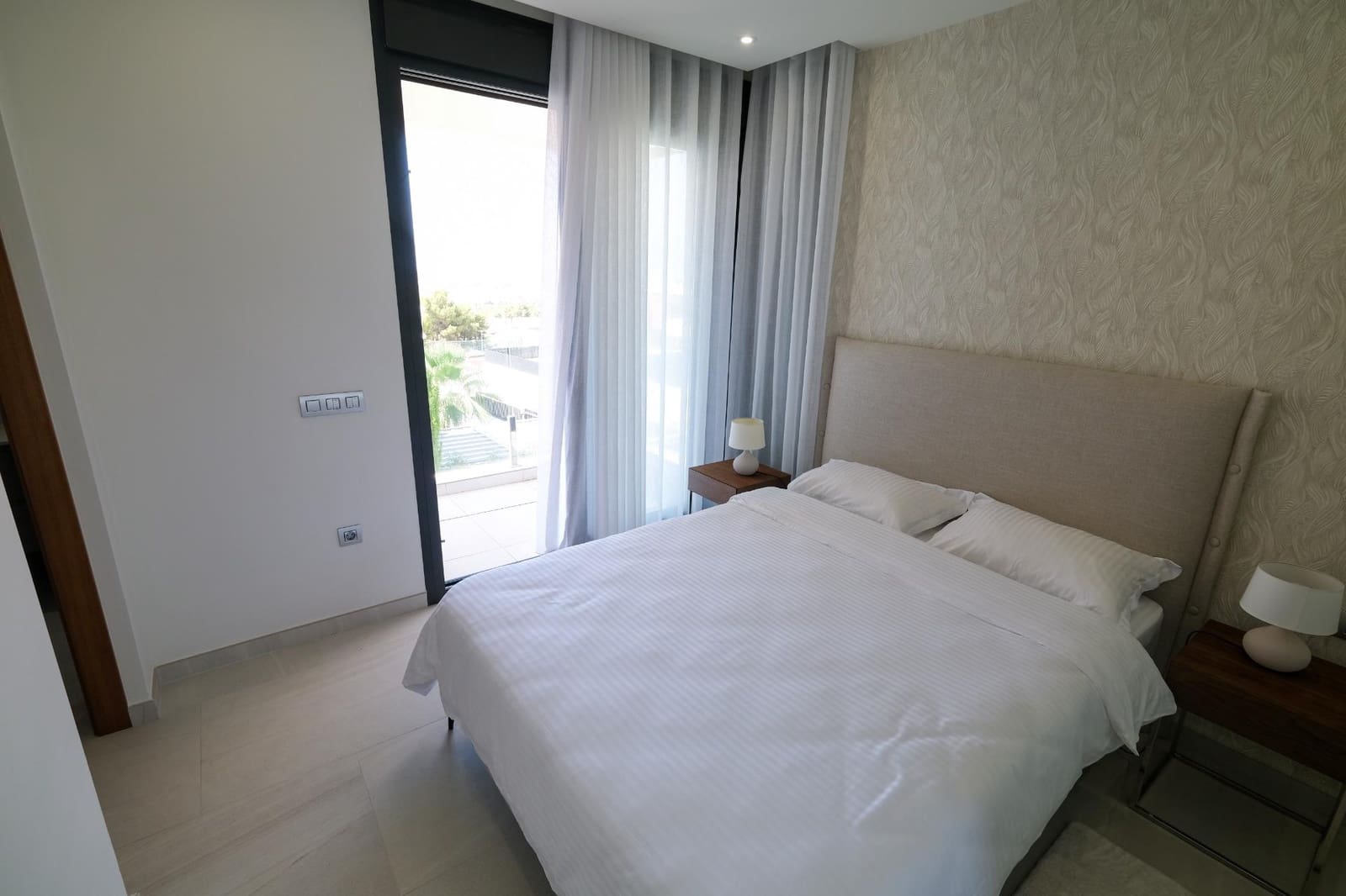 Villa/Maison de 3 chambres à louer à Finestrat avec piscine garage - 3 300 € (Ref: 7847335)