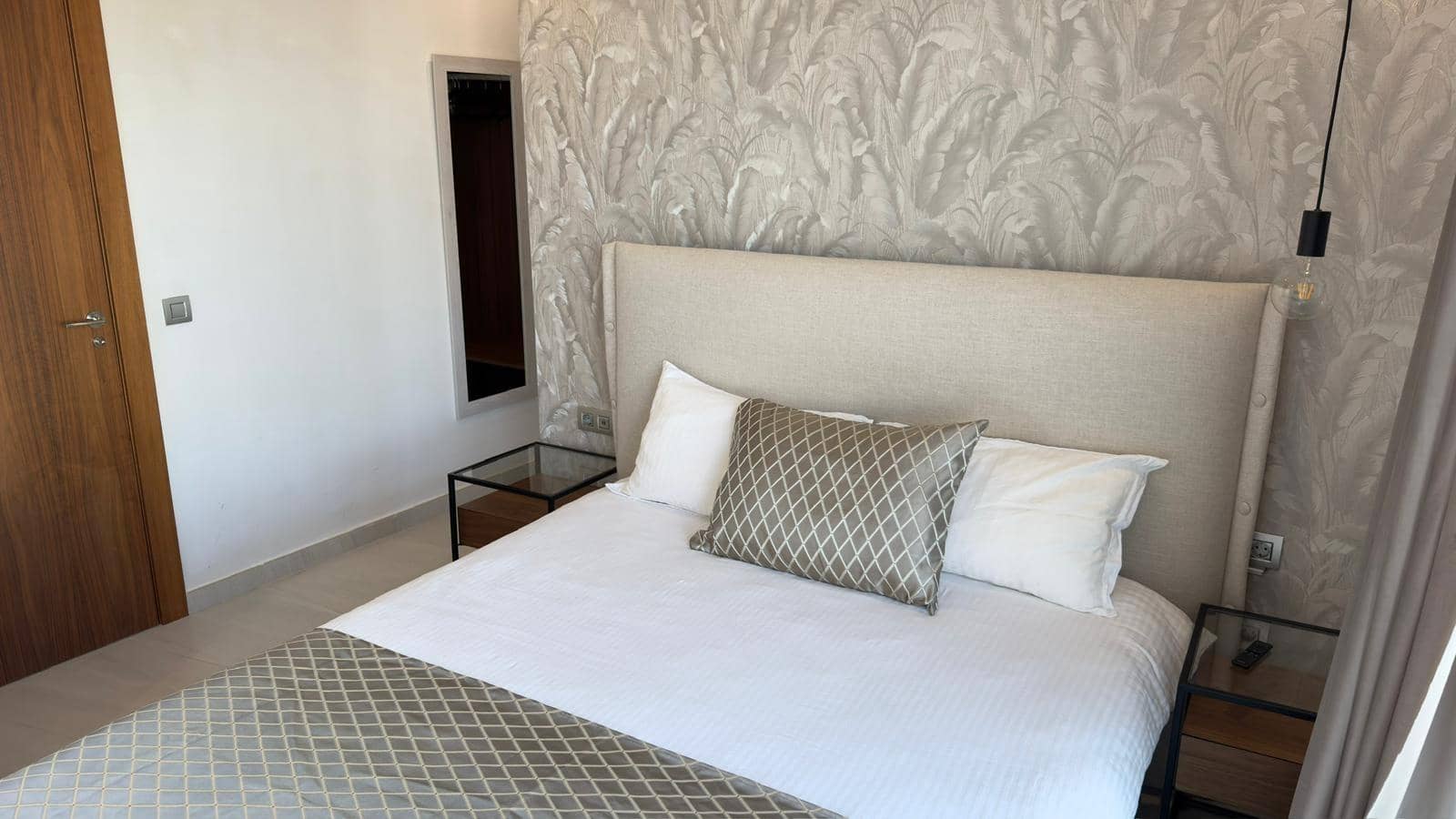 Villa/Maison de 3 chambres à louer à Finestrat avec piscine garage - 3 300 € (Ref: 7847335)