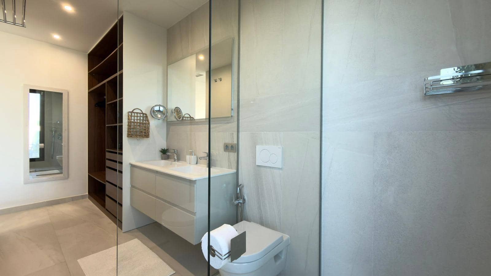 Villa/Maison de 3 chambres à louer à Finestrat avec piscine garage - 3 300 € (Ref: 7847335)