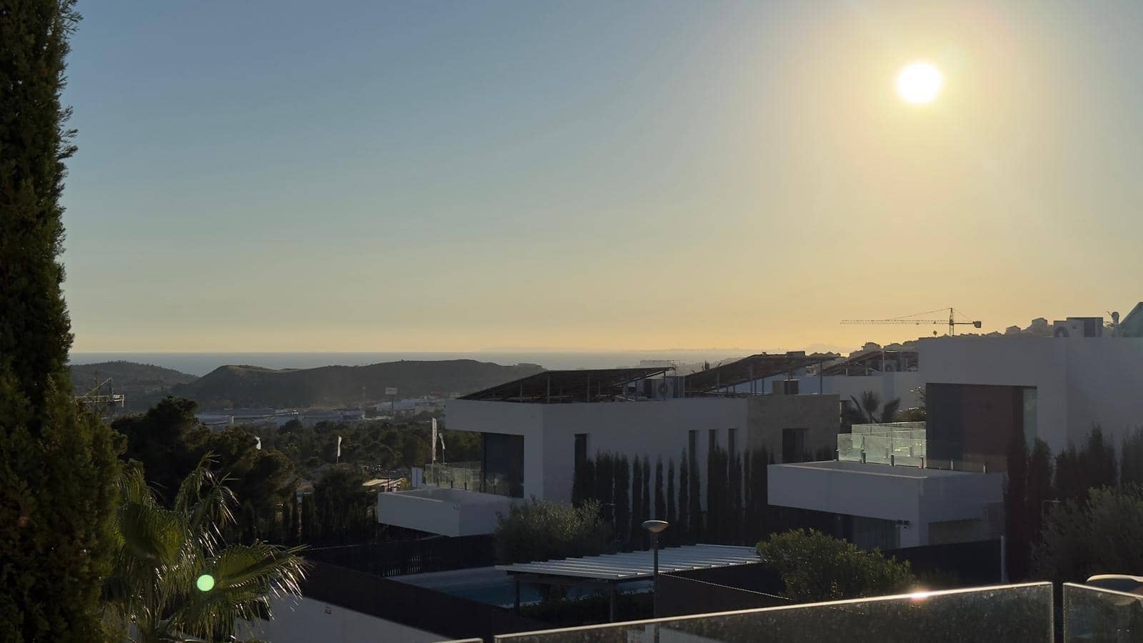 Villa/Maison de 3 chambres à louer à Finestrat avec piscine garage - 3 300 € (Ref: 7847335)