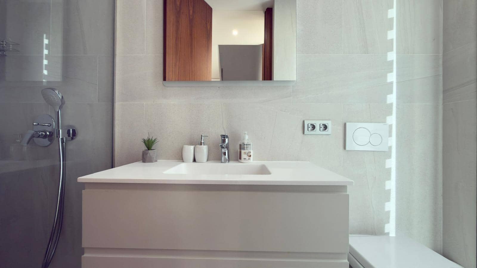 Villa/Maison de 3 chambres à louer à Finestrat avec piscine garage - 3 300 € (Ref: 7847335)