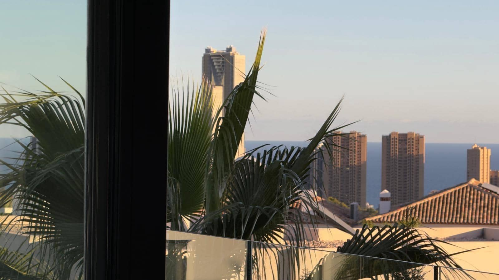 Villa/Maison de 3 chambres à louer à Finestrat avec piscine garage - 3 300 € (Ref: 7847335)