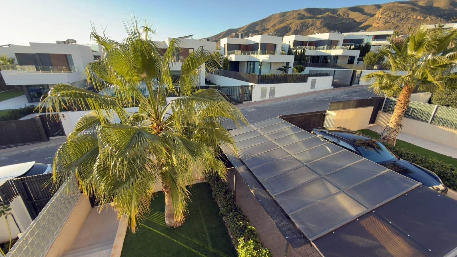 Villa/Maison de 3 chambres à louer à Finestrat avec piscine garage - 3 300 € (Ref: 7847335)