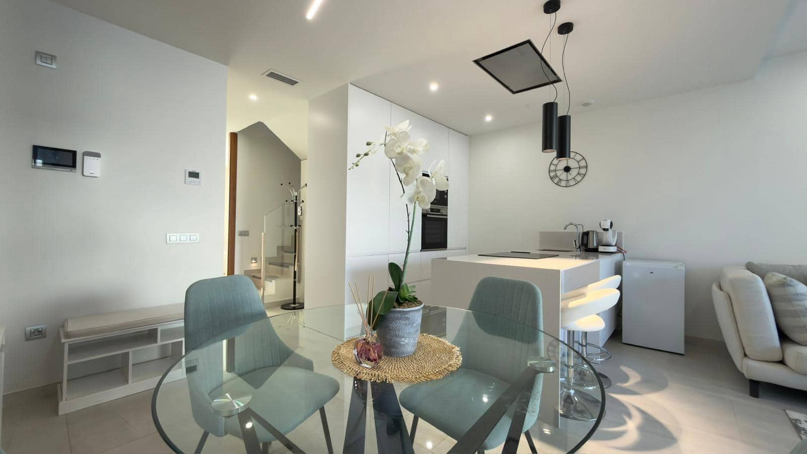 Villa/Maison de 3 chambres à louer à Finestrat avec piscine garage - 3 300 € (Ref: 7847335)