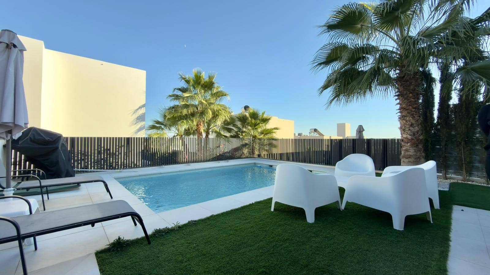 Villa/Maison de 3 chambres à louer à Finestrat avec piscine garage - 3 300 € (Ref: 7847335)