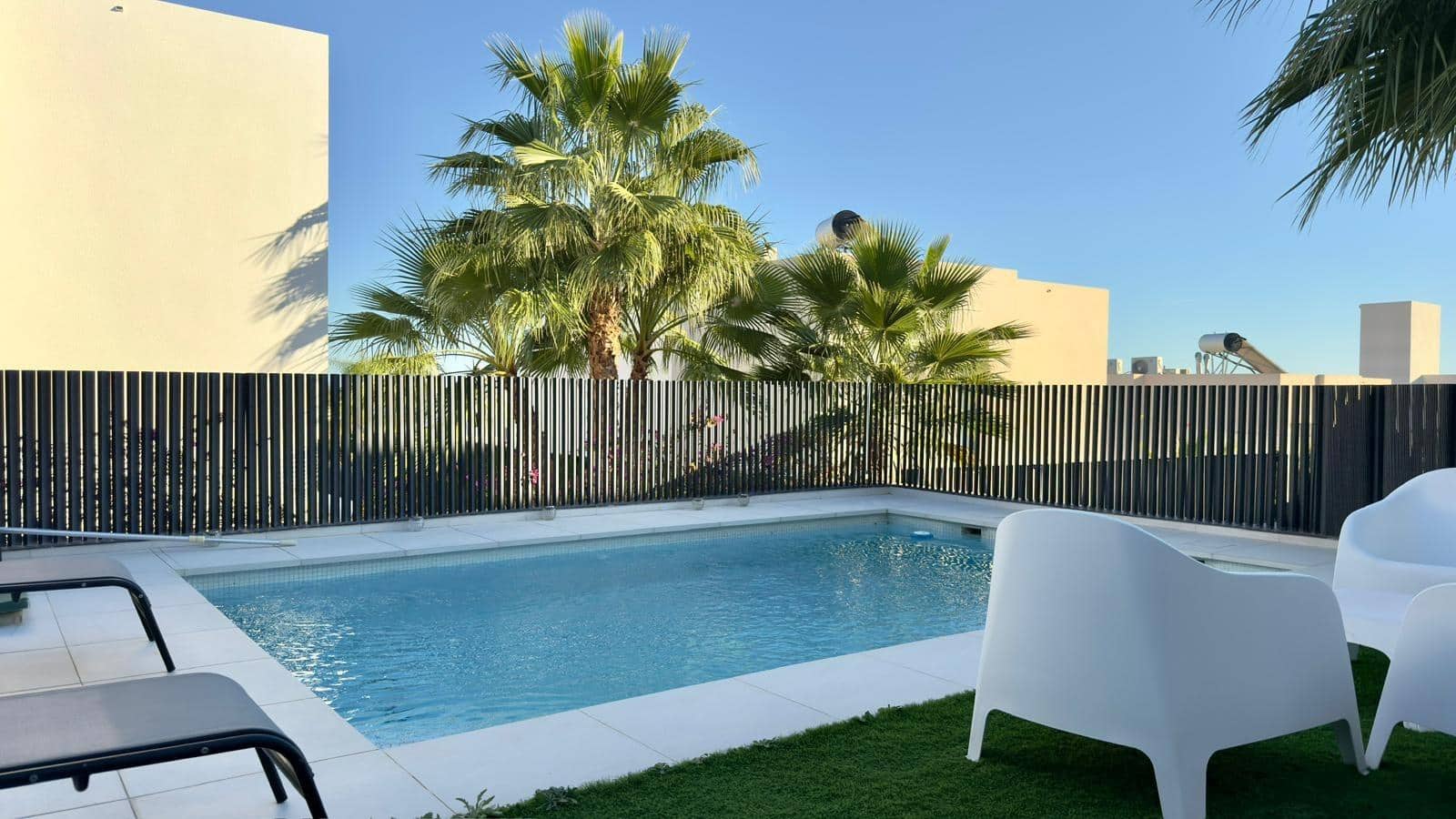 Villa/Maison de 3 chambres à louer à Finestrat avec piscine garage - 3 300 € (Ref: 7847335)