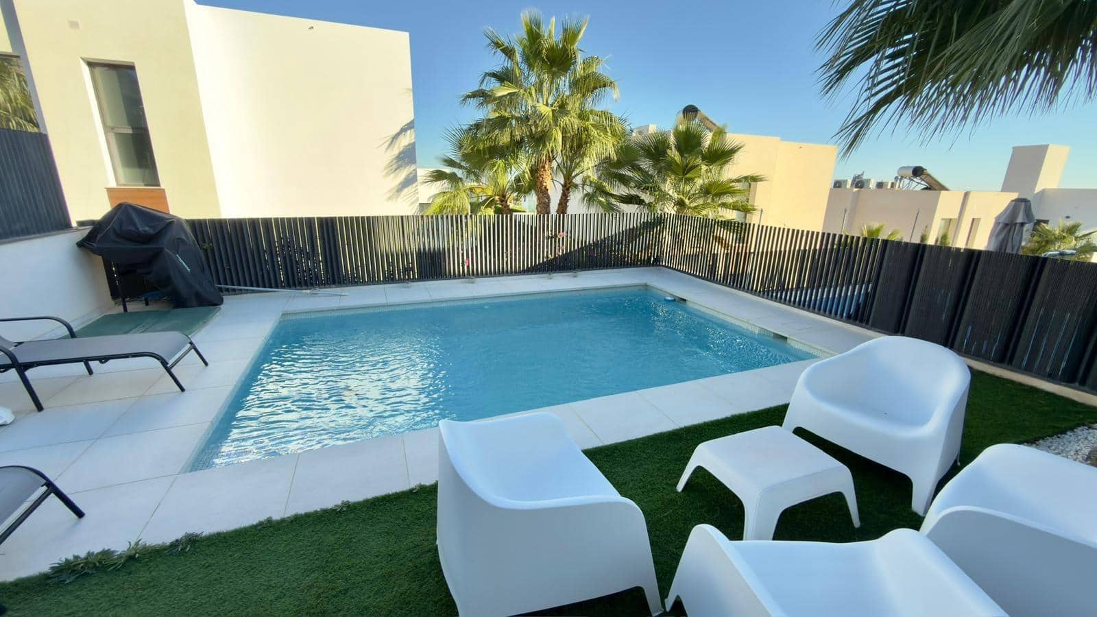 Villa/Maison de 3 chambres à louer à Finestrat avec piscine garage - 3 300 € (Ref: 7847335)