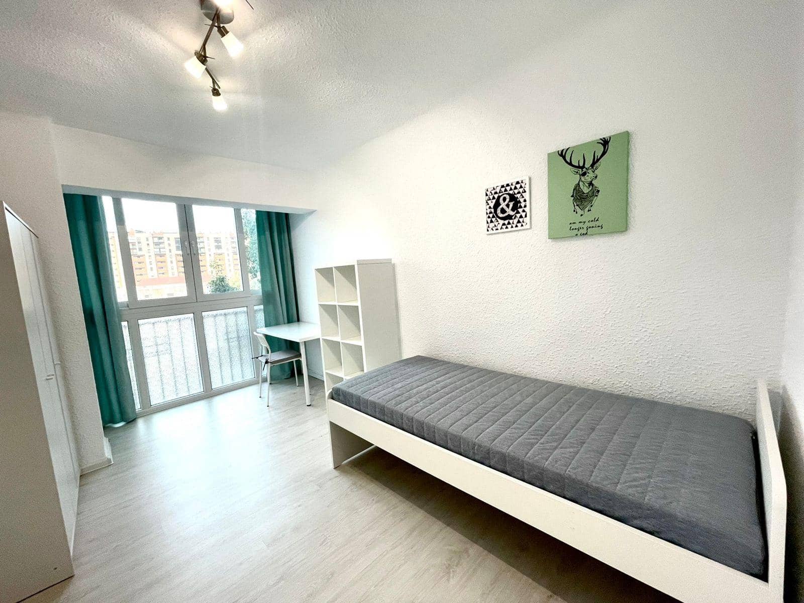 Appartement de 3 chambres à louer à Alicante ville - 950 € (Ref: 7865993)