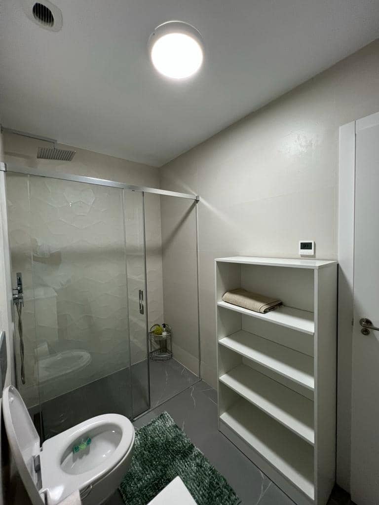 2 bedroom Apartment for rent in Benidorm with pool - € 2,150 (Ref: 7954912)