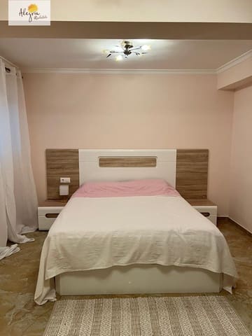 2 bedroom Apartment for rent in Les Tendetes, Valencia city - € 1,300 (Ref: 8005760)