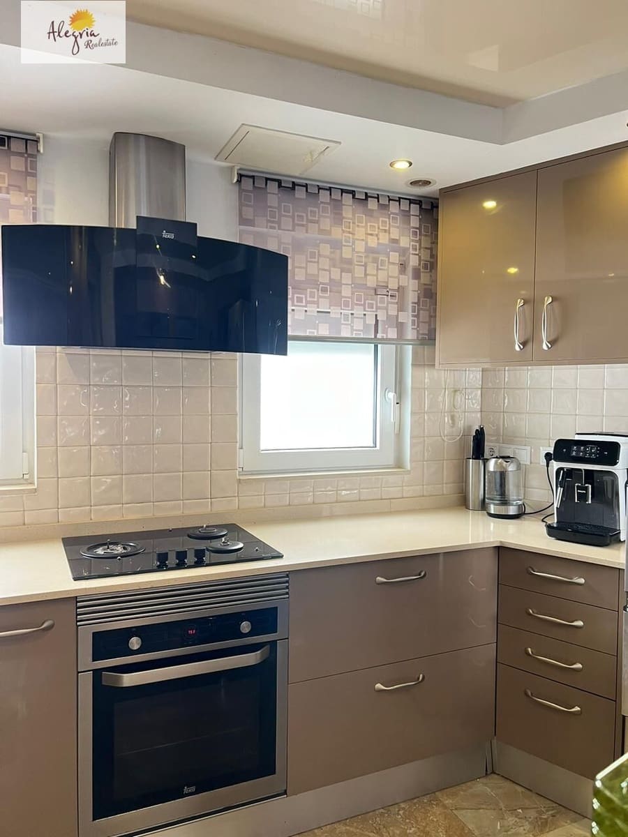 2 bedroom Apartment for rent in Valencia city - € 1,300 (Ref: 8005760)