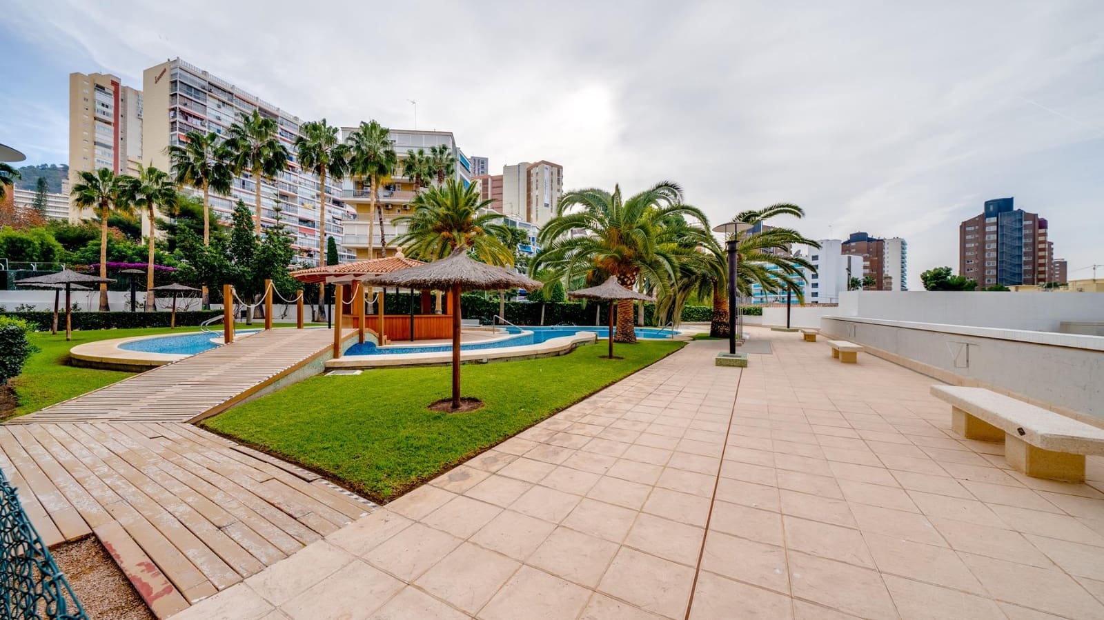 1 makuuhuone Huoneisto vuokrattavana paikassa Benidorm mukana uima-altaan 
autotalli - 1 000 € (Ref: 8006401)