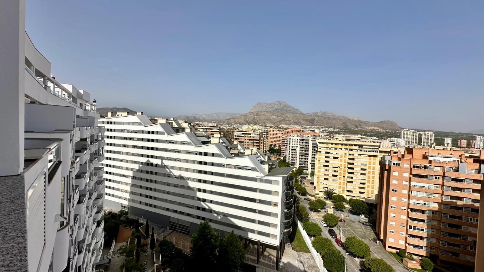 Appartement de 2 chambres à louer à La Villajoyosa / Vila Joiosa avec piscine - 950 € (Ref: 8017617)