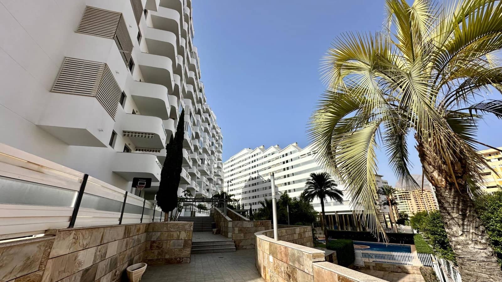 Appartement de 2 chambres à louer à La Villajoyosa / Vila Joiosa avec piscine - 950 € (Ref: 8017617)