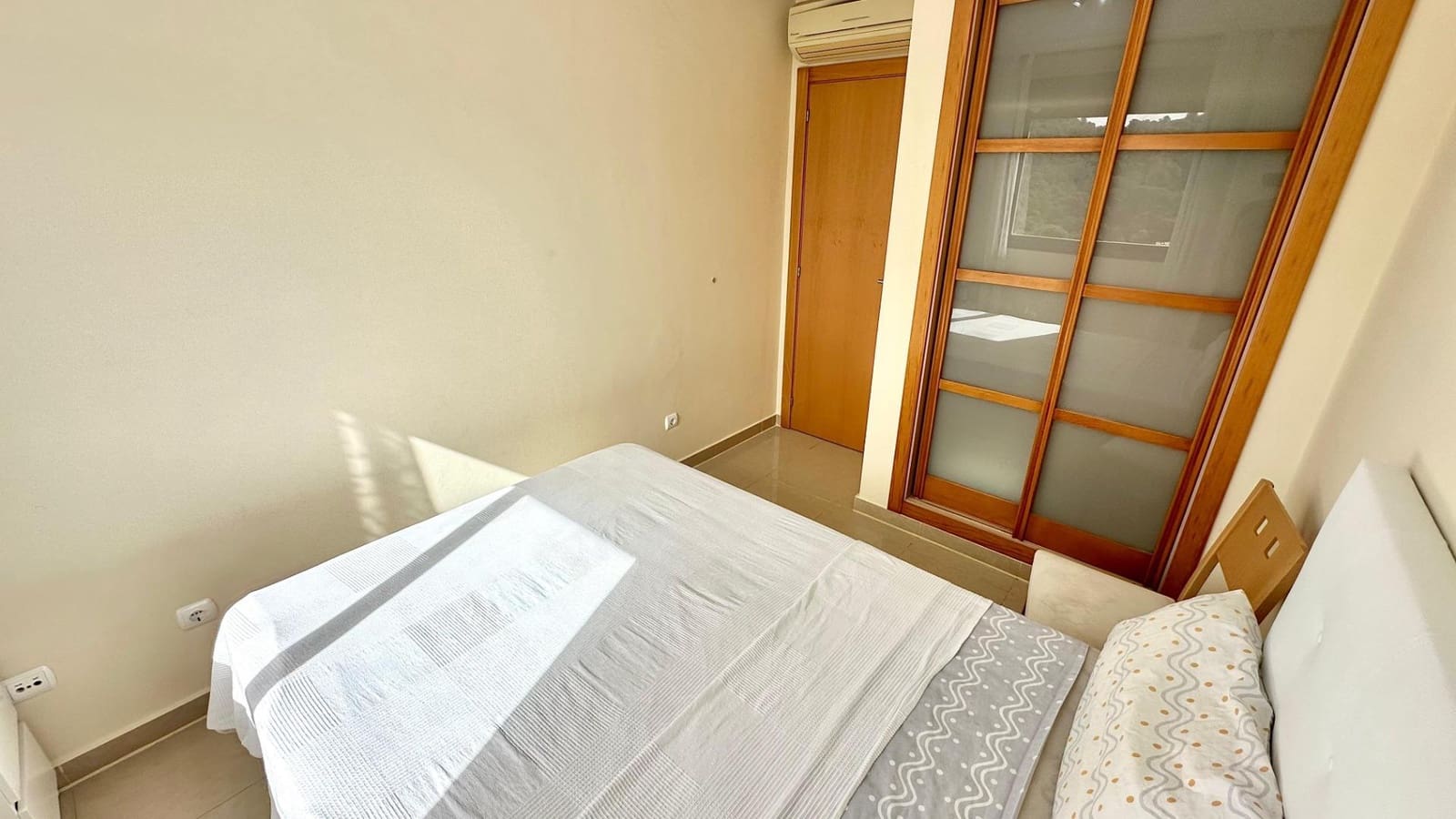 Appartement de 2 chambres à louer à La Villajoyosa / Vila Joiosa avec piscine - 950 € (Ref: 8017617)