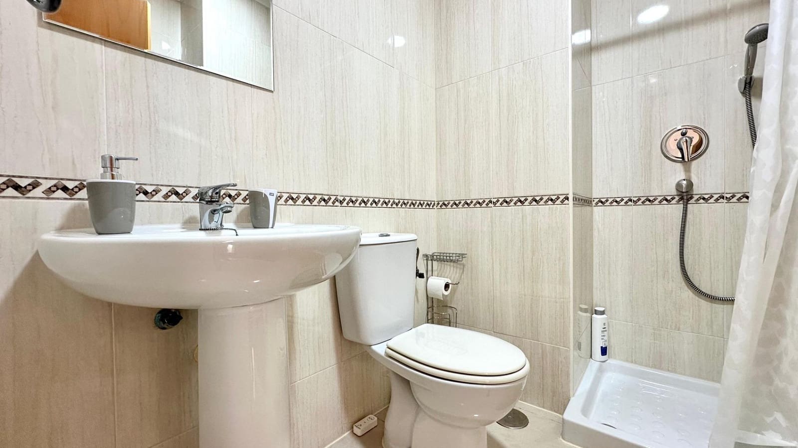 Appartement de 2 chambres à louer à La Villajoyosa / Vila Joiosa avec piscine - 950 € (Ref: 8017617)