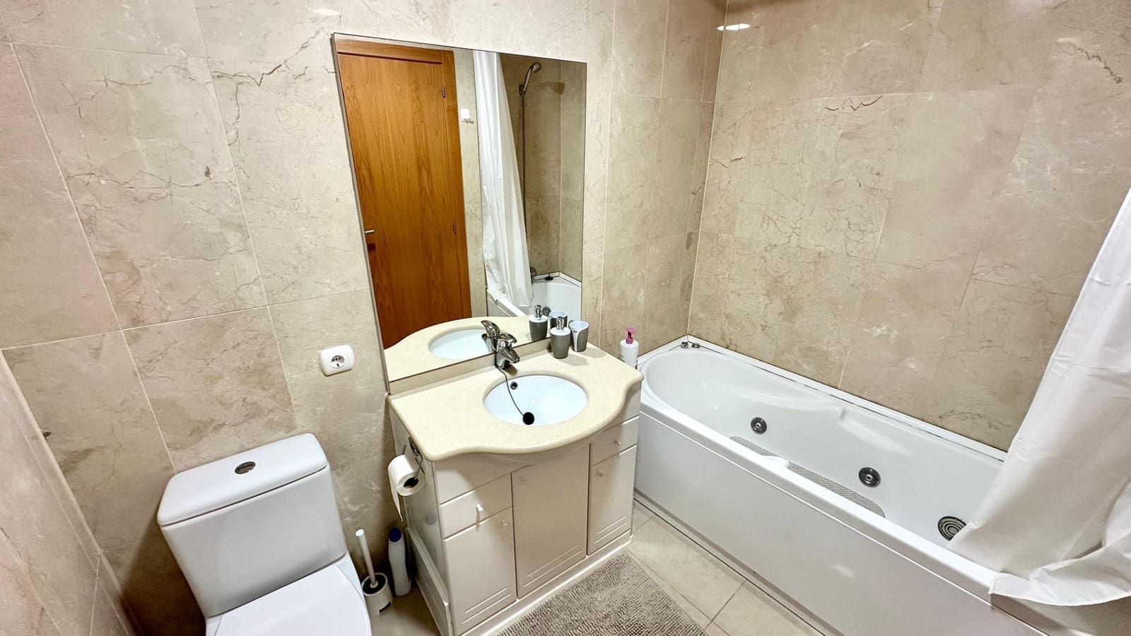 Appartement de 2 chambres à louer à La Villajoyosa / Vila Joiosa avec piscine - 950 € (Ref: 8017617)