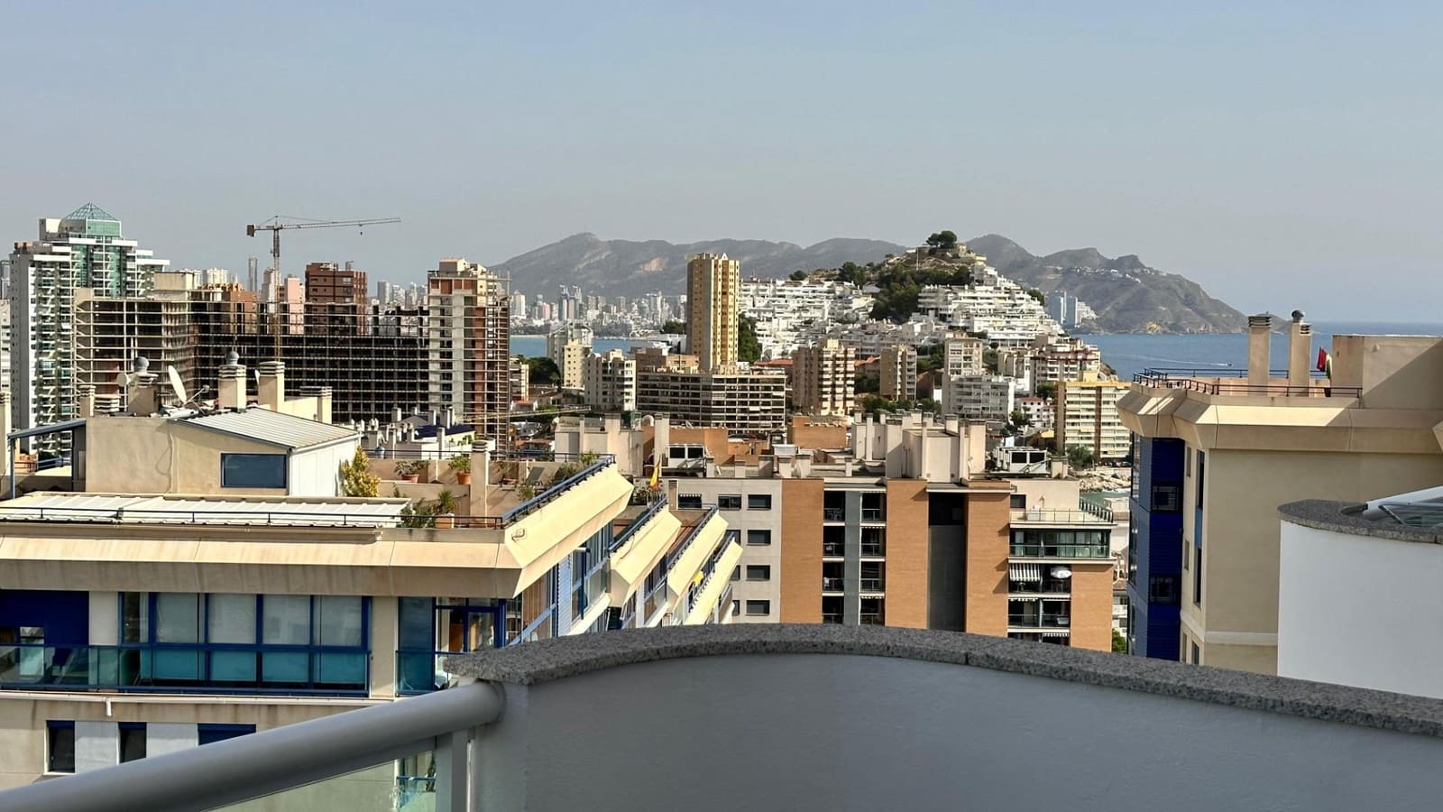 Appartement de 2 chambres à louer à La Villajoyosa / Vila Joiosa avec piscine - 950 € (Ref: 8017617)