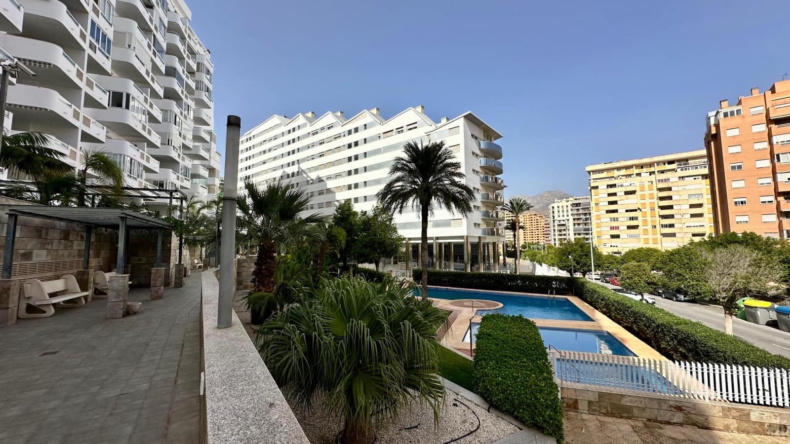 Appartement de 2 chambres à louer à La Villajoyosa / Vila Joiosa avec piscine - 950 € (Ref: 8017617)