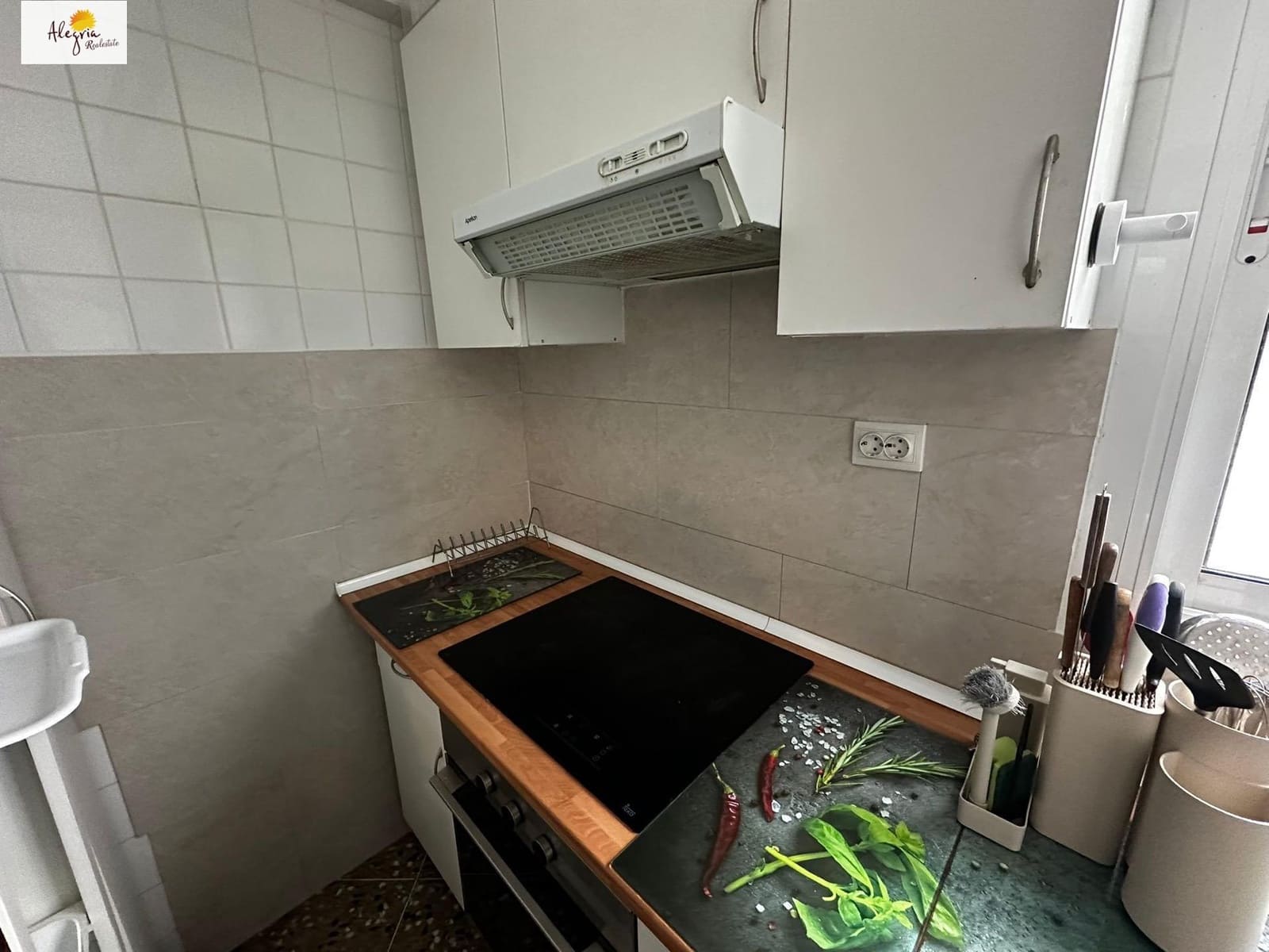 2 slaapkamer Appartement te huur in Valencia stad - € 1.100 (Ref: 8026793)