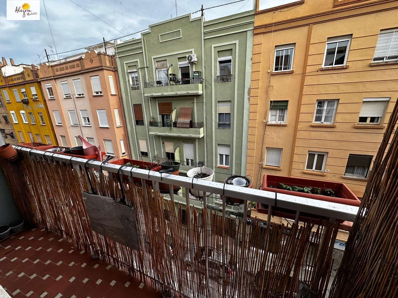 2 slaapkamer Appartement te huur in Valencia stad - € 1.100 (Ref: 8026793)